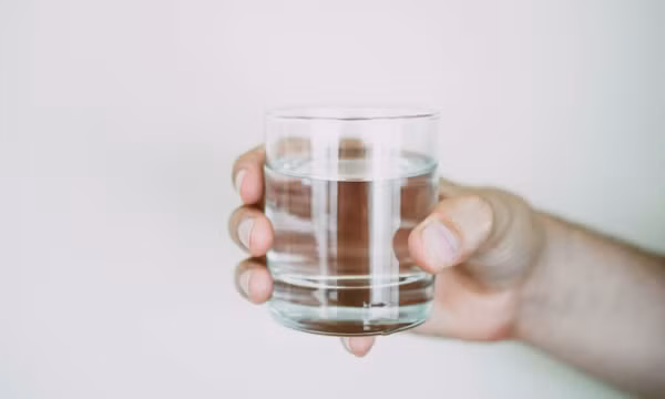 Lượng nước nên uống mỗi ngày để duy trì sức khỏe