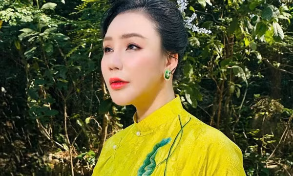 Bất ngờ từ Hồ Quỳnh Hương