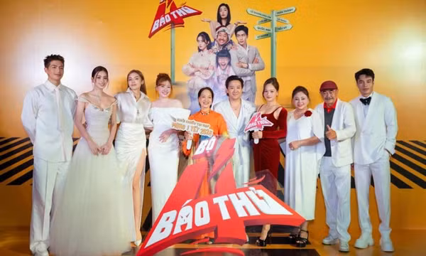 Ra mắt phim “Bộ tứ báo thủ”: Hai hoa hậu Kỳ Duyên và Tiểu Vy nhận nhiều lời khen về diễn xuất