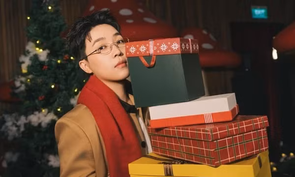 Một mùa Giáng sinh ấm áp với EP 'Mùa ôm ôm' từ Kai Đinh