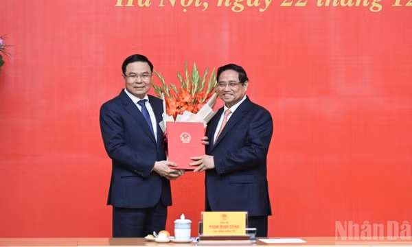 Thủ tướng Phạm Minh Chính trao Quyết định giao Quyền Bộ trưởng Công thương