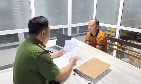 Bắt Nguyễn Hữu Hưng - nghi phạm bị truy nã đặc biệt nguy hiểm lẩn trốn ở TP.HCM