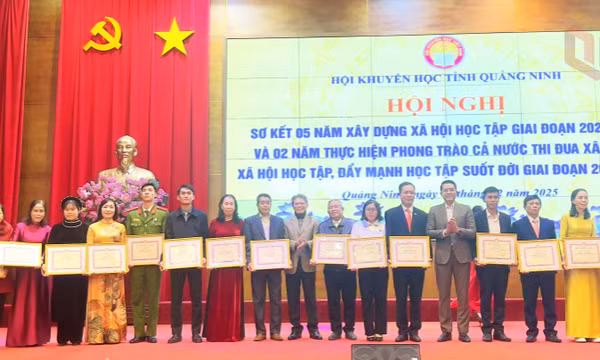 Tiếp tục đẩy mạnh thi đua xây dựng xã hội học tập, học tập suốt đời