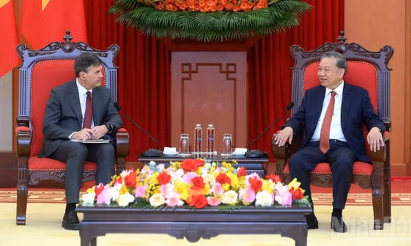 Tổng Bí thư Tô Lâm tiếp Giám đốc Học viện Tổng thống Liên bang Nga