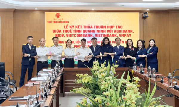 Thuế Quảng Ninh ký kết hợp tác hỗ trợ hộ kinh doanh chuyển đổi phương pháp tính thuế