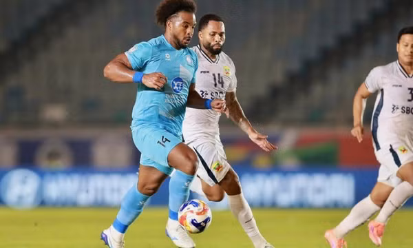 Xuân Son ghi siêu phẩm, lập hat-trick giúp Nam Định thắng lớn ở Myanmar