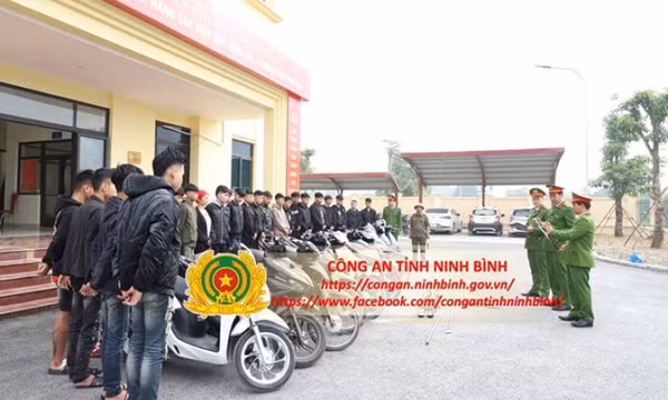 Triệu tập 27 đối tượng dùng dao, kiếm đánh nhau ở Ninh Bình