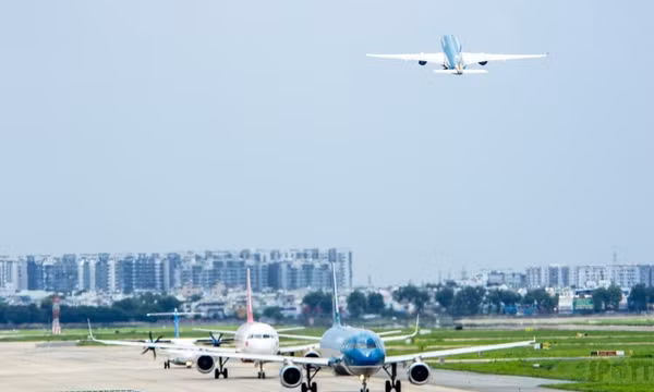 Vé máy bay Tết Dương lịch 'nhảy múa'