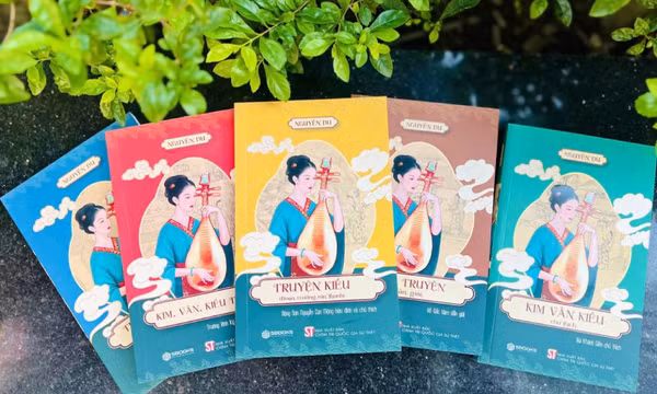 "Truyện Kiều" - trăm năm cảo thơm lần giở trước đèn
