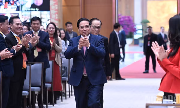Đột phá phát triển cộng đồng người Việt Nam ở nước ngoài nhanh về số lượng, mạnh về chất lượng