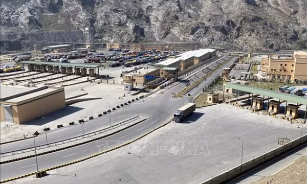 Giao tranh nổ ra tại biên giới giữa Pakistan và Afghanistan