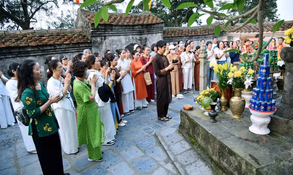 Du lịch bứt phá vượt 21 triệu khách