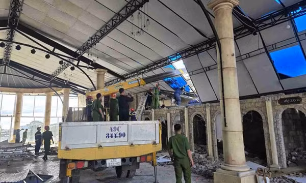 Sập dầm mái nhà hàng ở Đà Lạt, một công nhân bị đè tử vong