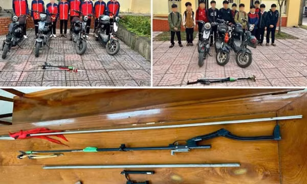 Ngăn nhóm học sinh mang hung khí giải quyết mâu thuẫn