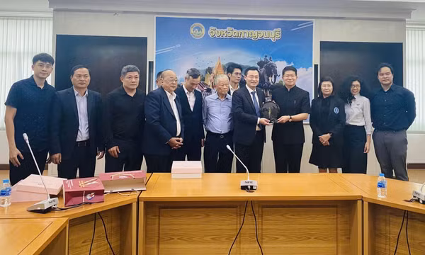 Hội Nhà báo Quảng Ninh trao đổi nghiệp vụ báo chí tại tỉnh Kanchanaburi, Thái Lan