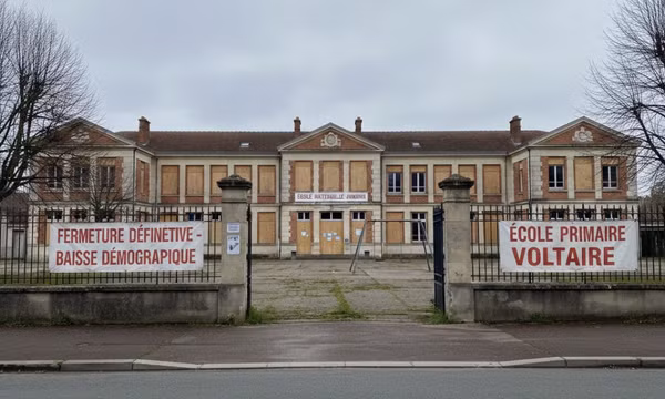 Pháp: Hàng loạt trường học đóng cửa do suy giảm dân số