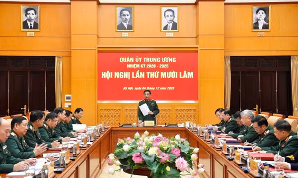 Nghiên cứu đề xuất thành lập một số lực lượng mới, bảo đảm vũ khí trang bị đáp ứng yêu cầu hiện đại hóa Quân đội