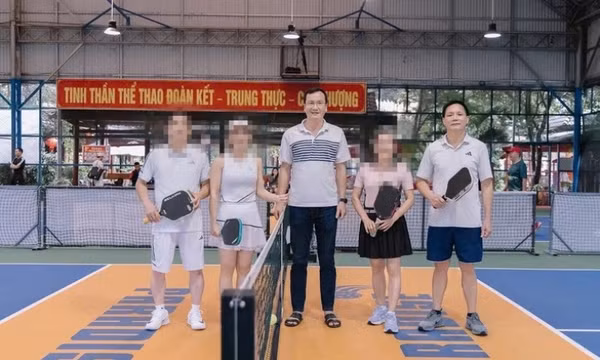 Kỷ luật Bí thư xã bỏ học chính trị đi chơi pickleball cùng 2 cán bộ