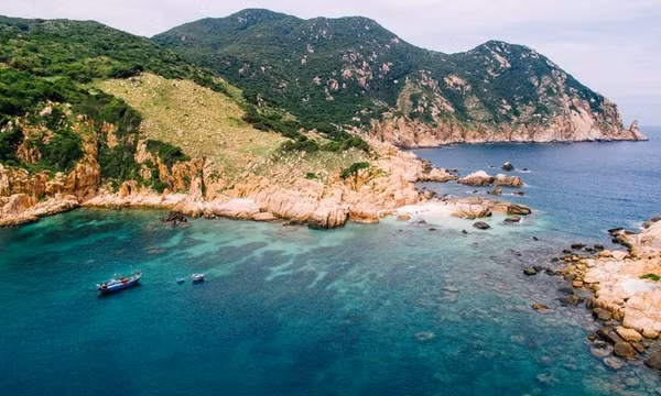 Khám phá những vịnh biển Việt Nam tuyệt đẹp cho kỳ nghỉ cuối năm cùng Traveloka 