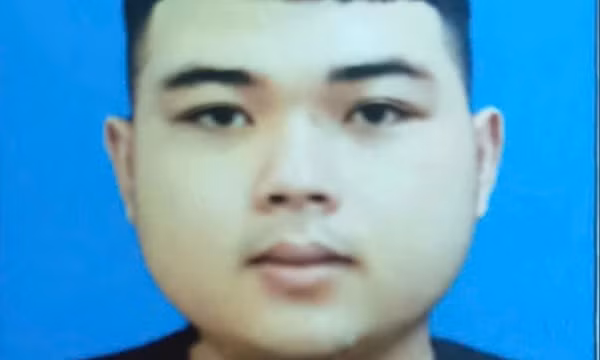 Dụ dỗ bạn gái gọi cho xem ảnh nhạy cảm rồi chụp lại dùng uy hiếp để cưỡng dâm