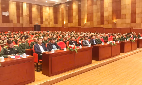 Gặp mặt cán bộ Quân đội nghỉ hưu, nghỉ công tác trên địa bàn phòng thủ khu vực 5 - Quảng Yên
