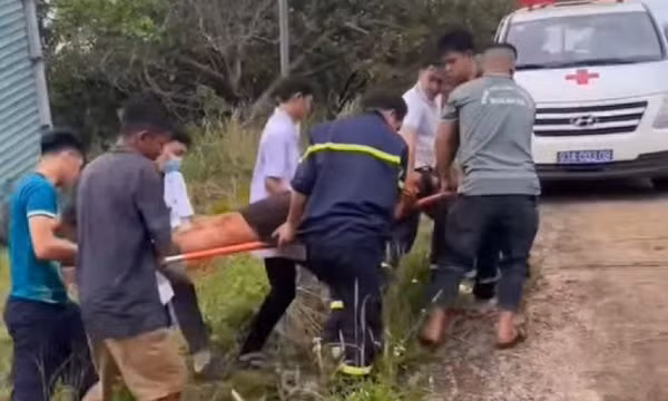 Giải cứu nam thanh niên rơi xuống hố sâu 10 m ở Đồng Nai
