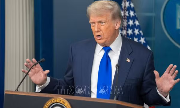 Tổng thống Mỹ Donald Trump bị suy tĩnh mạch