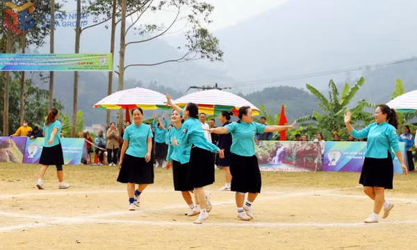 4 đội vào bán kết Giải Bóng đá nữ các DTTS tỉnh Quảng Ninh mở rộng 2025 - Cúp VTV5