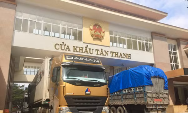 Điều phối hợp lý phương tiện vận tải lên cửa khẩu, tránh ùn tắc