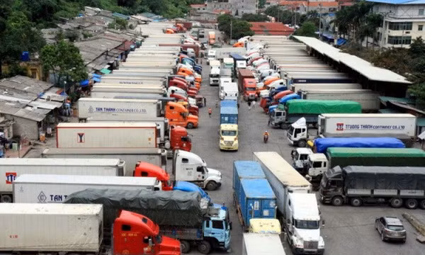 Xử lý nghiêm các hành vi lợi dụng tình trạng ùn tắc hàng hoá để vi phạm pháp luật