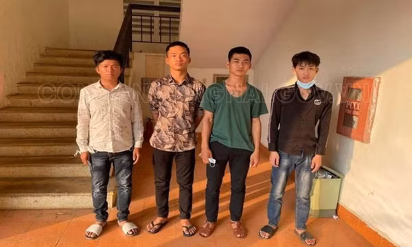 Bắt nhóm đối tượng ngang nhiên xông vào nhà dân chém người