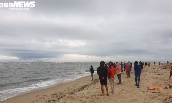 Thủ tướng: Khẩn trương điều tra nguyên nhân vụ chìm ca nô làm 13 người chết