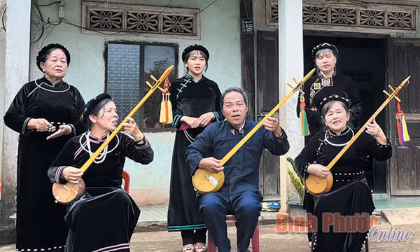 Nâng niu hồn dân tộc