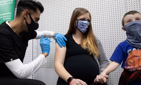 Thai phụ chưa tiêm vaccine Covid đối mặt nhiều rủi ro