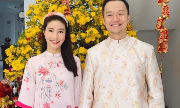 Ngày đầu năm của sao Việt