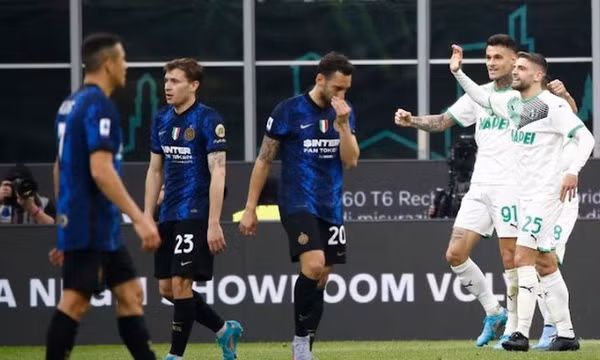 Inter phơi áo ở San Siro