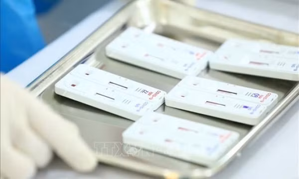 Trạm y tế phường thu phí xét nghiệm không đúng quy định gây bức xúc