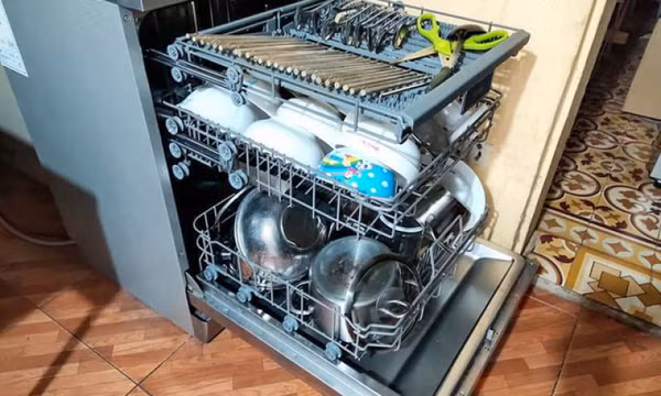 Cẩm nang sử dụng máy rửa bát: Cỗ máy giải phóng sức lao động nhưng không dành cho người lười!