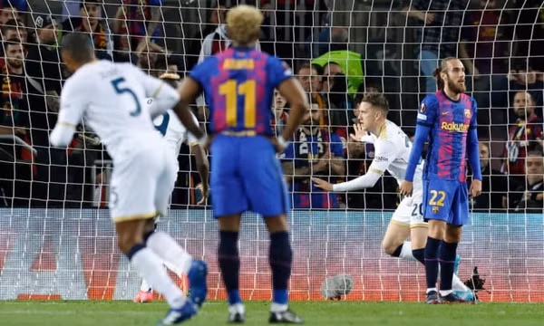 Barca bị cầm chân ở Europa League
