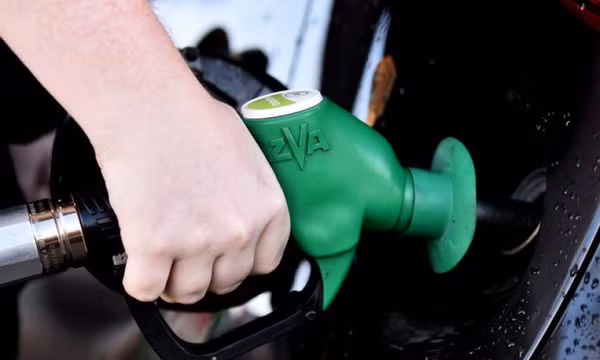Giá dầu châu Á phiên sáng 4/2 vượt mốc 90 USD/thùng