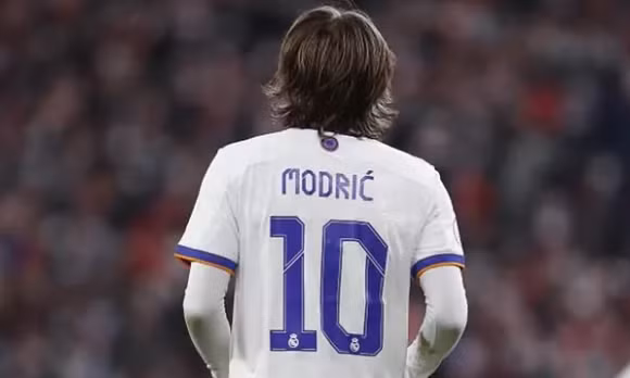 Luka Modric hé lộ thời gian treo giày