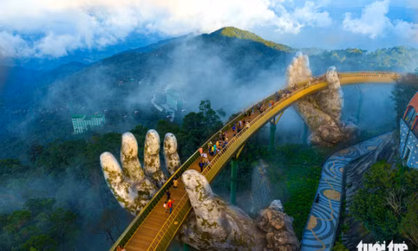 Bà Nà Hills ở Đà Nẵng mở cửa đón khách trở lại từ 18-3