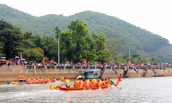 Du xuân trảy hội Miếu Ông - Miếu Bà