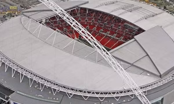 Đề xuất dời trận chung kết Champions League đến Wembley?