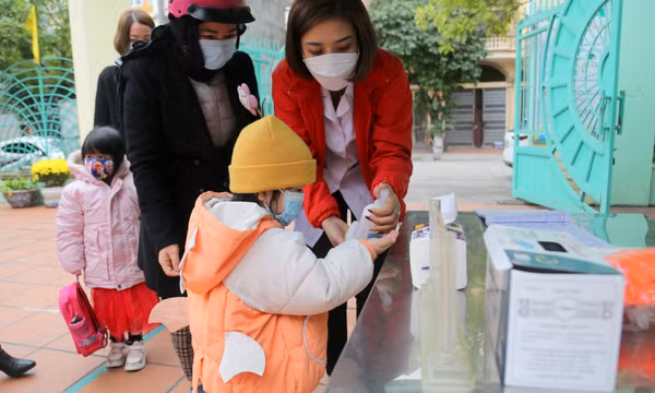 Ngày đầu tiên quay trở lại trường sau kỳ nghỉ Tết: An toàn cho học sinh là trên hết