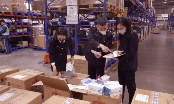 Bộ Y tế cảnh báo thuốc Covid, kit xét nghiệm giả