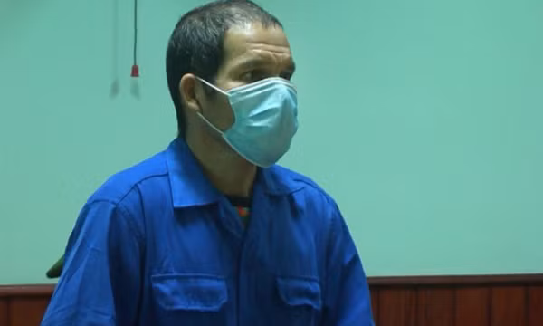 15 năm tù cho người đàn ông dùng bình gas đốt 2 con mình