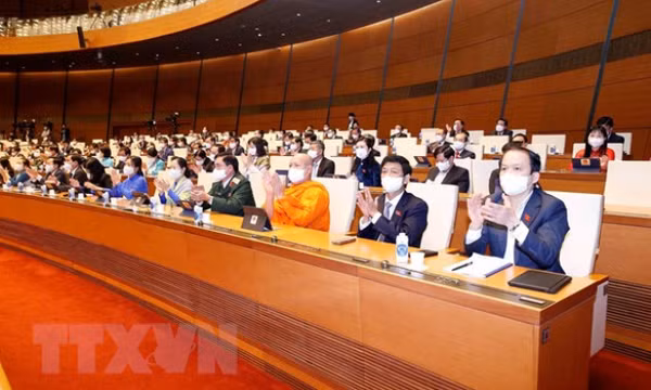 Thông qua Nghị quyết phân bổ ngân sách trung ương năm 2022