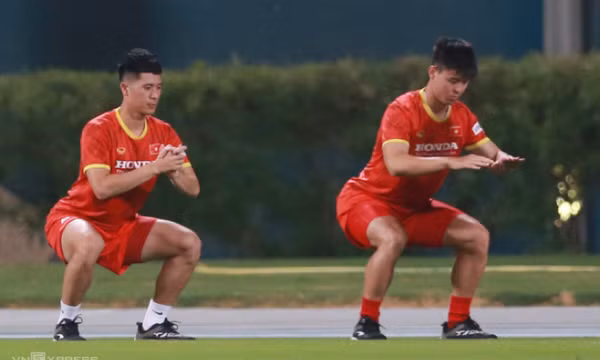 Đình Trọng lật cổ chân trước trận Nhật Bản