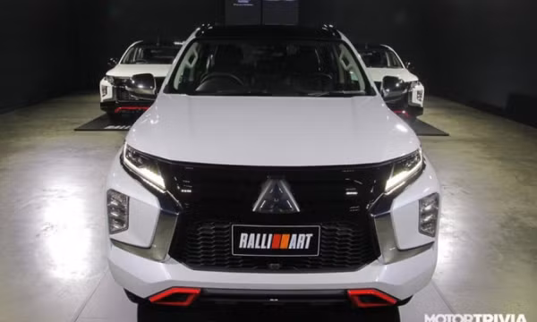 Toyota Fortuner 2021 'tái mặt' trước đối thủ mới: Thiết kế đậm chất thể thao, rục rịch về đại lý